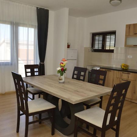 Milosavljevic Apartments Teodo Esterno foto