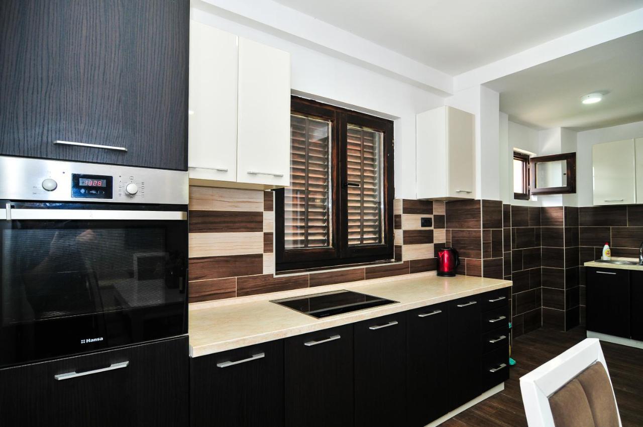 Milosavljevic Apartments Teodo Esterno foto