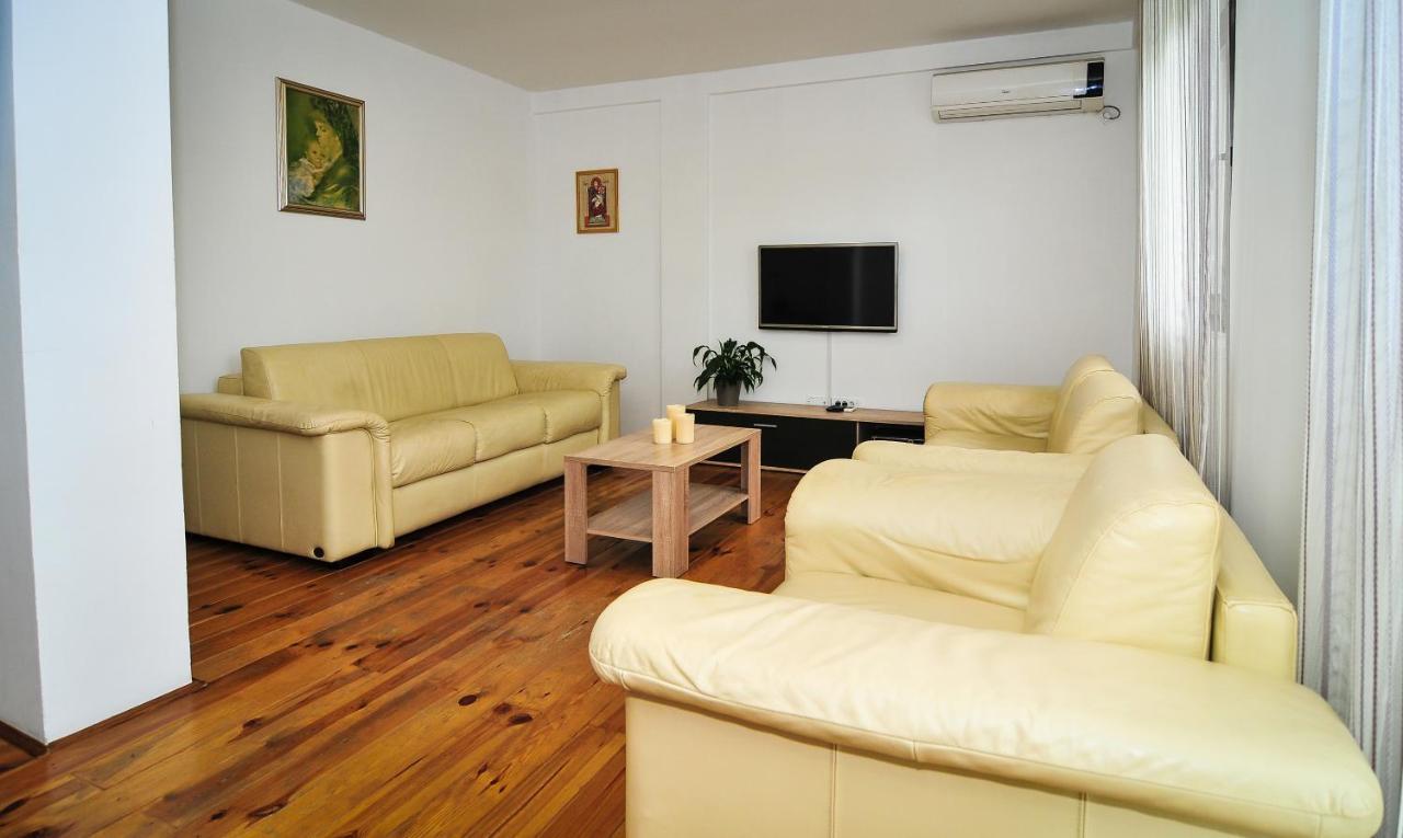 Milosavljevic Apartments Teodo Esterno foto