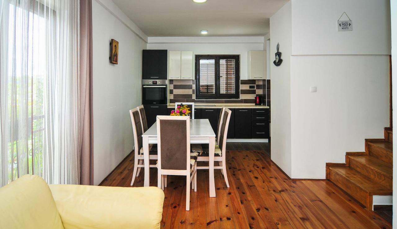 Milosavljevic Apartments Teodo Esterno foto