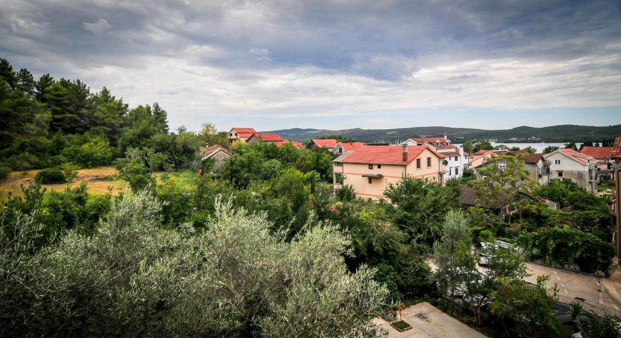 Milosavljevic Apartments Teodo Esterno foto