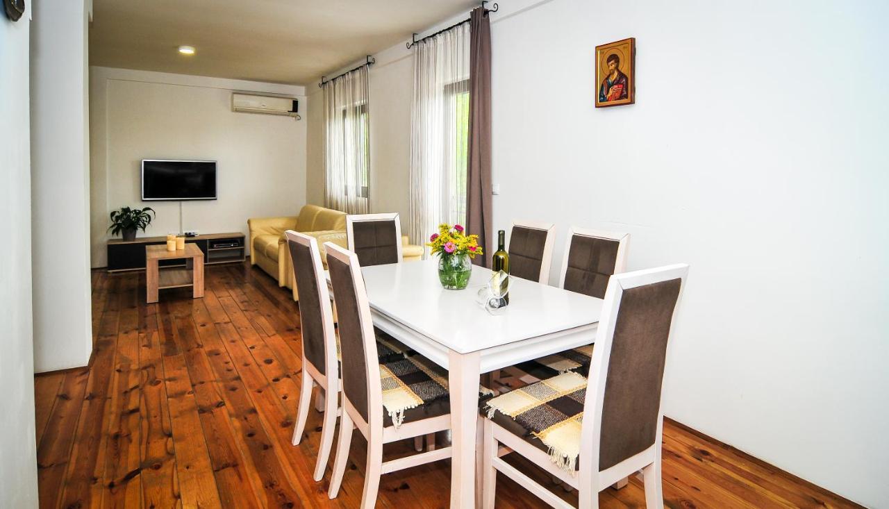 Milosavljevic Apartments Teodo Esterno foto