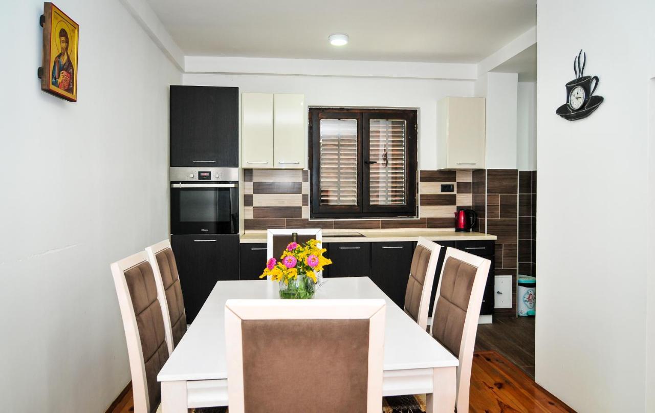 Milosavljevic Apartments Teodo Esterno foto