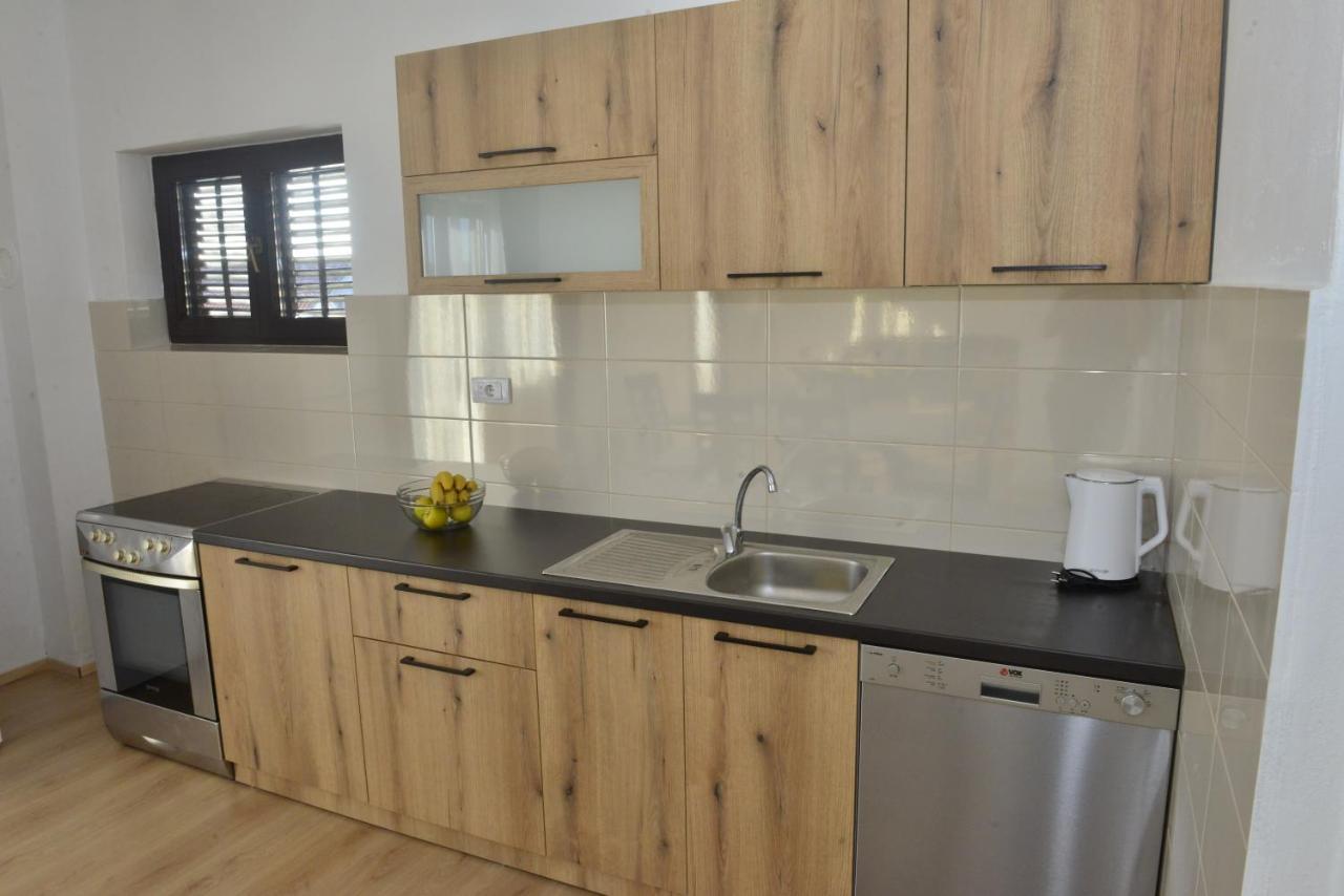 Milosavljevic Apartments Teodo Esterno foto