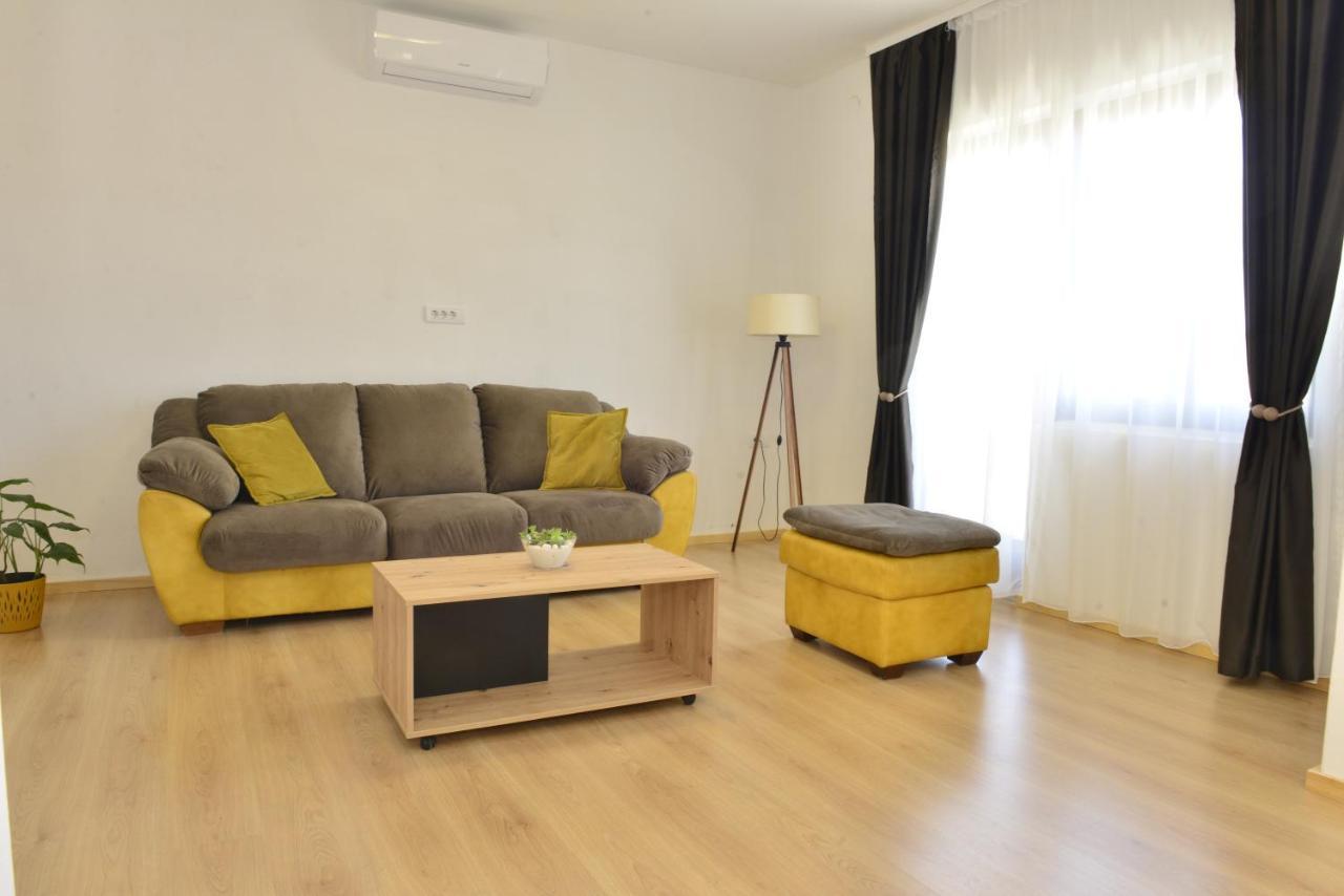 Milosavljevic Apartments Teodo Esterno foto