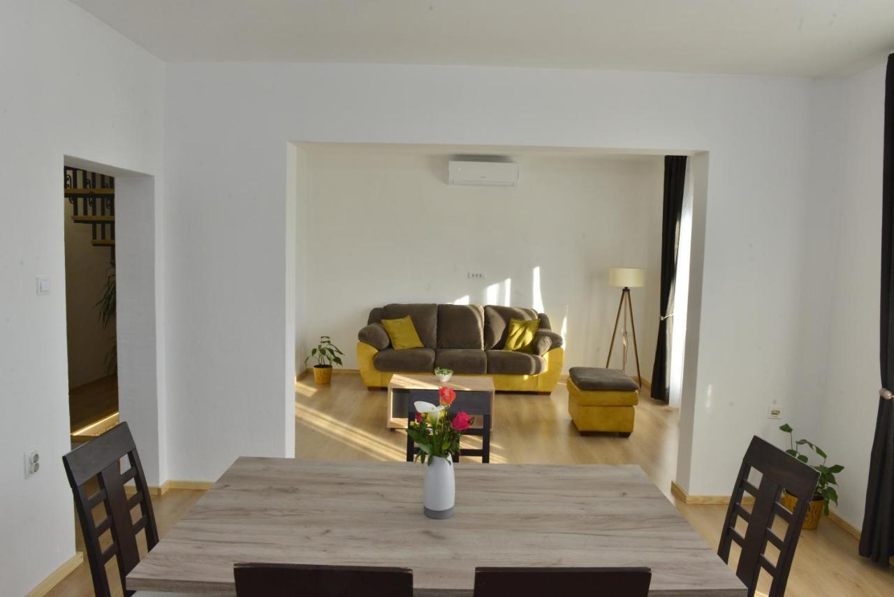 Milosavljevic Apartments Teodo Esterno foto