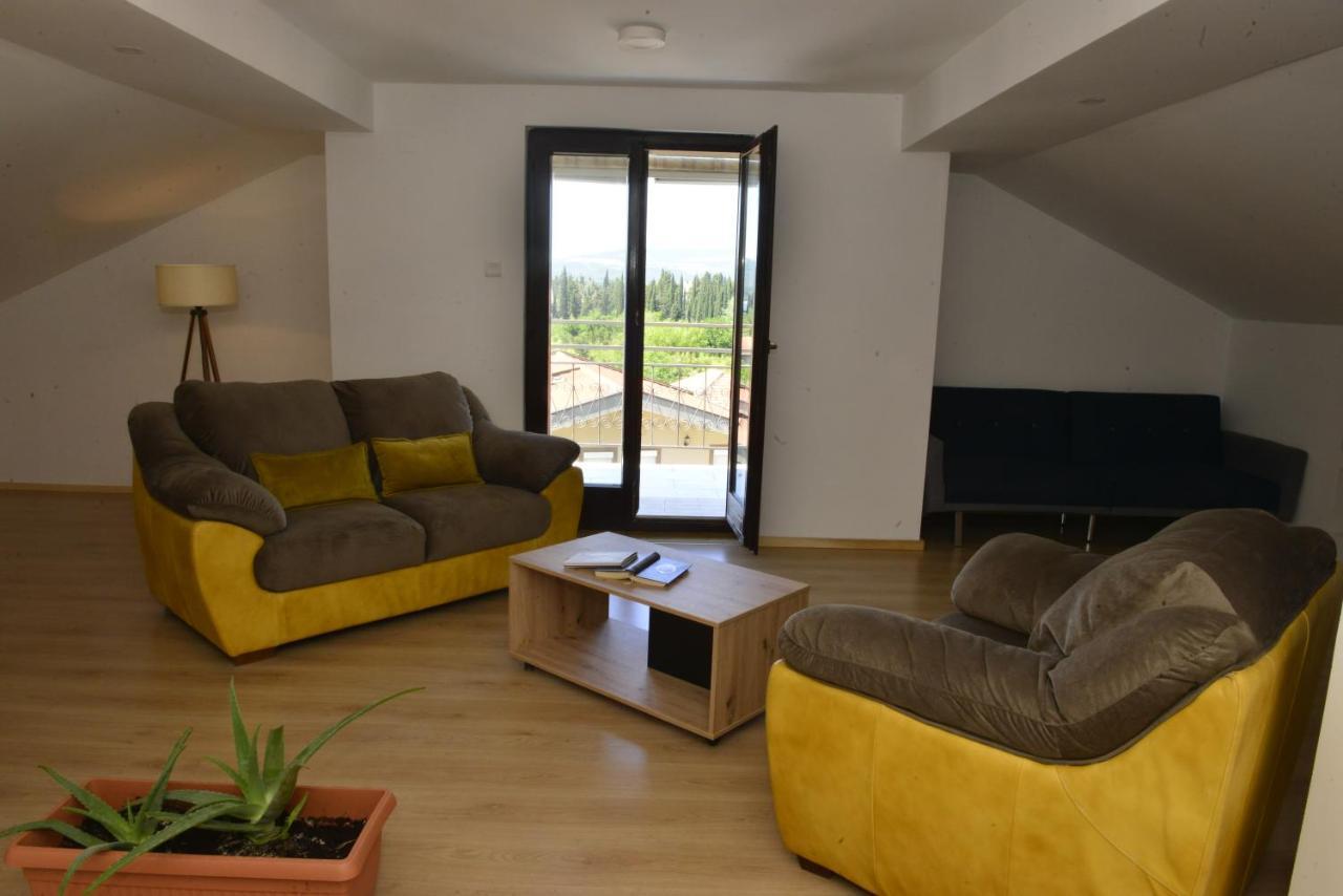 Milosavljevic Apartments Teodo Esterno foto