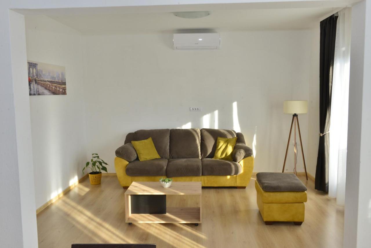 Milosavljevic Apartments Teodo Esterno foto