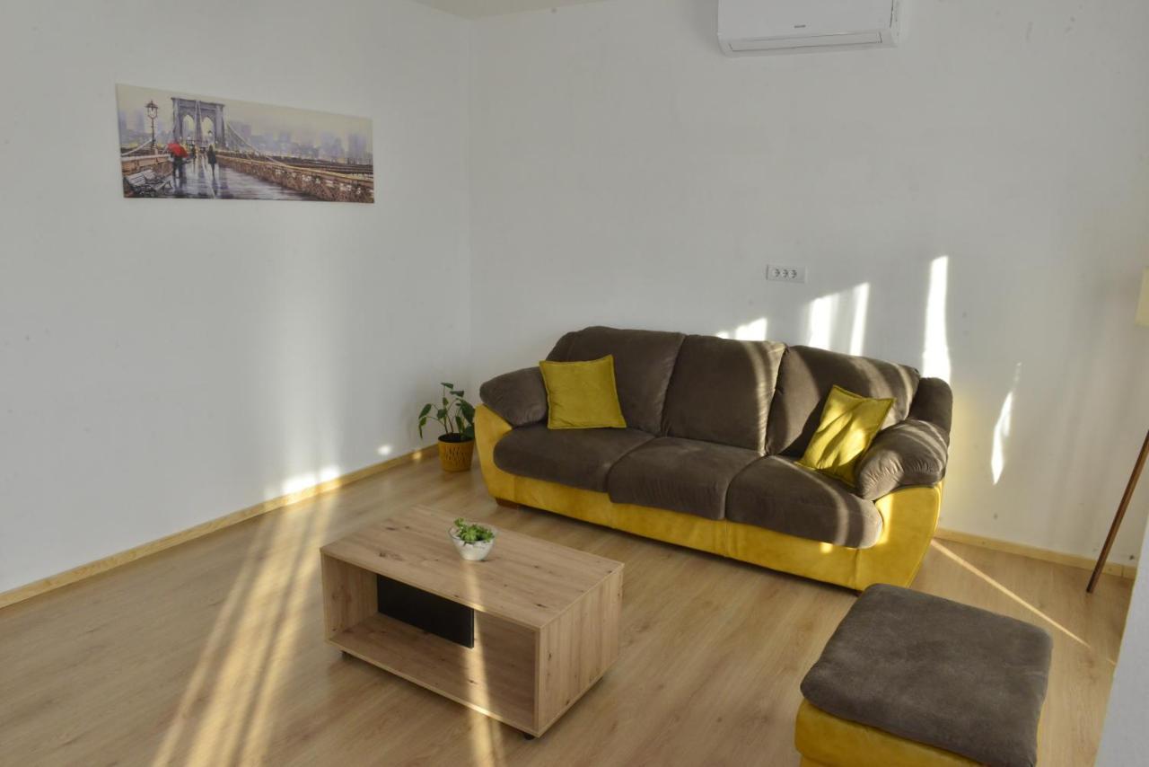 Milosavljevic Apartments Teodo Esterno foto