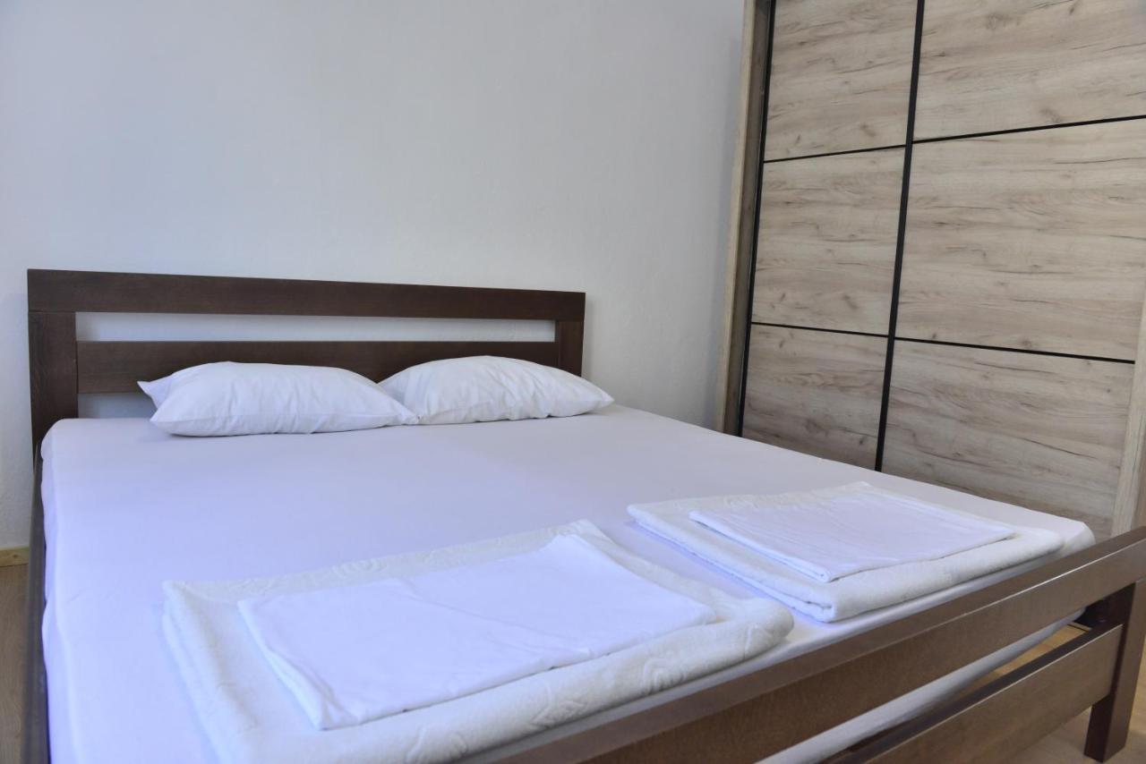 Milosavljevic Apartments Teodo Esterno foto