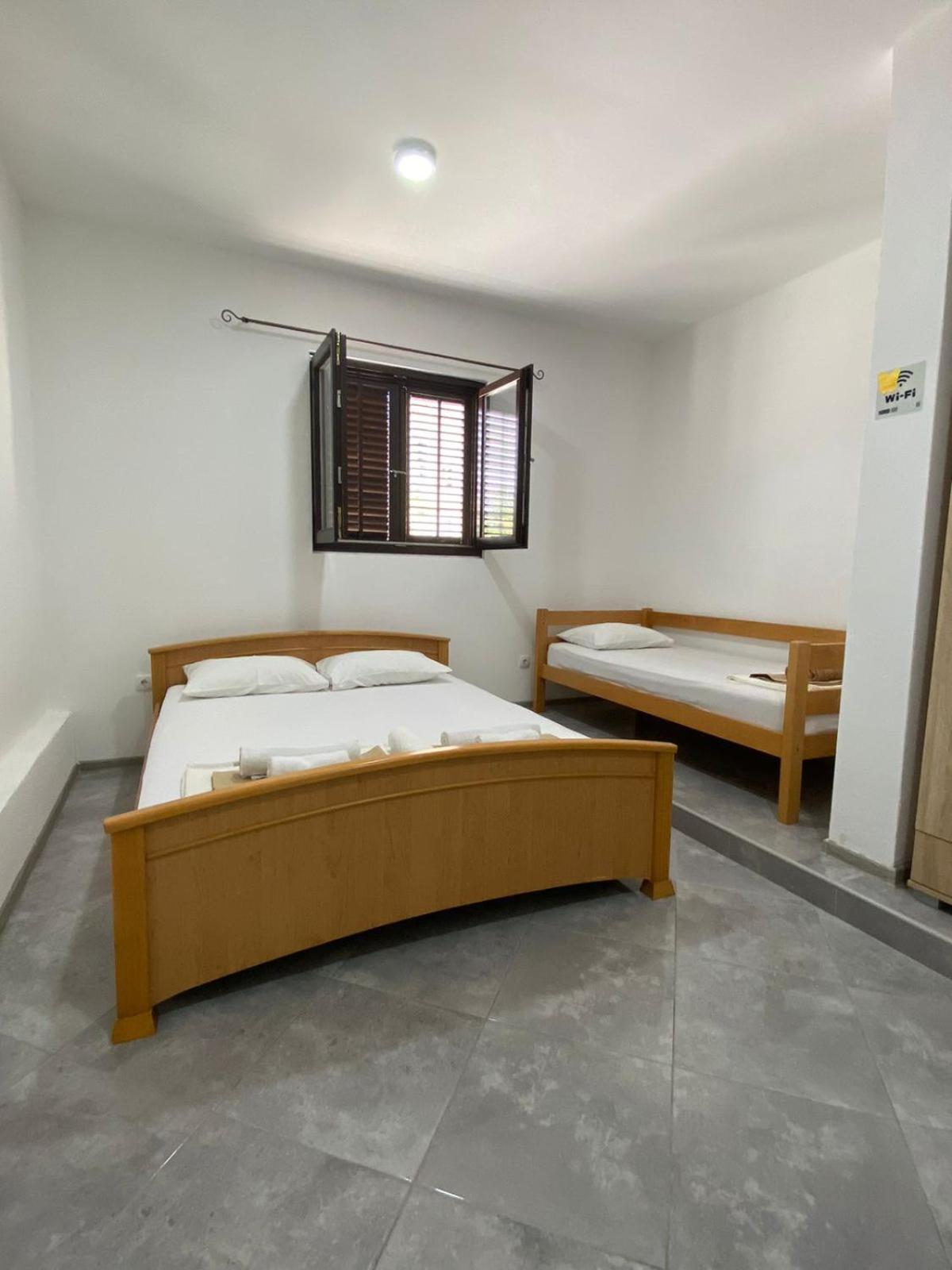Milosavljevic Apartments Teodo Esterno foto